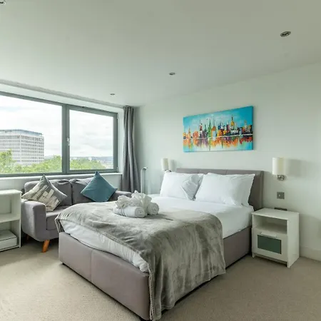 2 Bedroom | Attractions | Like * Bristol