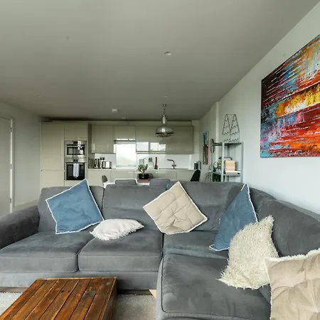 2 Bedroom | Attractions | Like Apartman Bristol