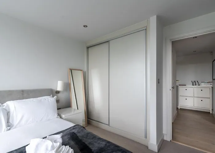 Apartment 2 Bedroom | Attractions | Like Bristol