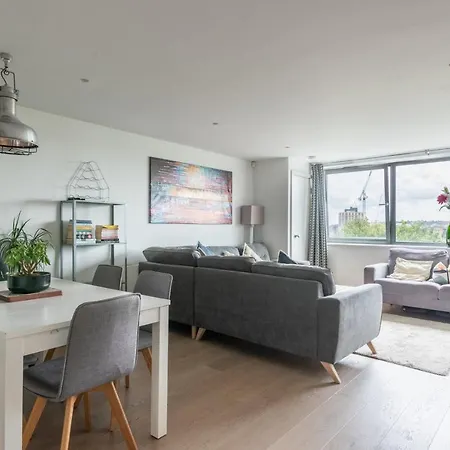 2 Bedroom | Attractions | Like * Bristol