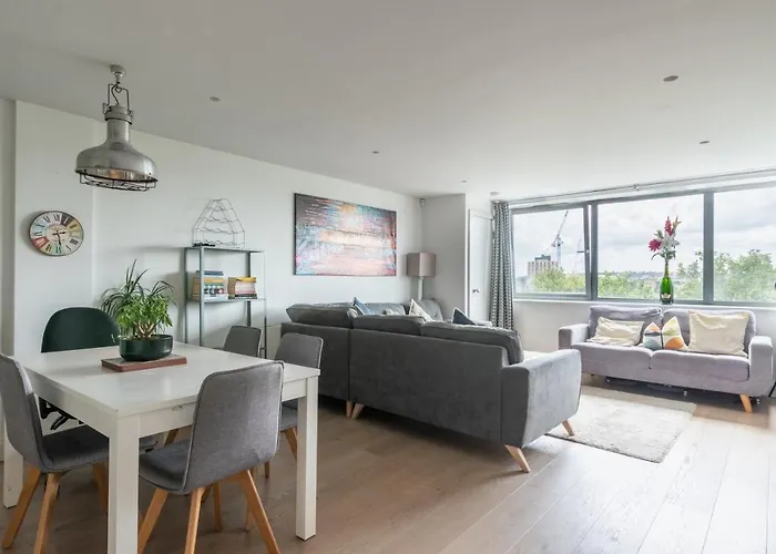 2 Bedroom | Attractions | Like * Bristol