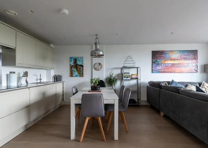 2 Bedroom | Attractions | Like Apartment Bristol